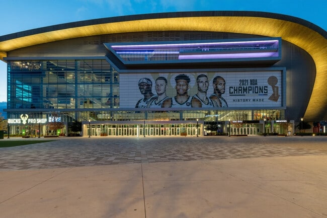 Building Photo - 225 E Michigan St