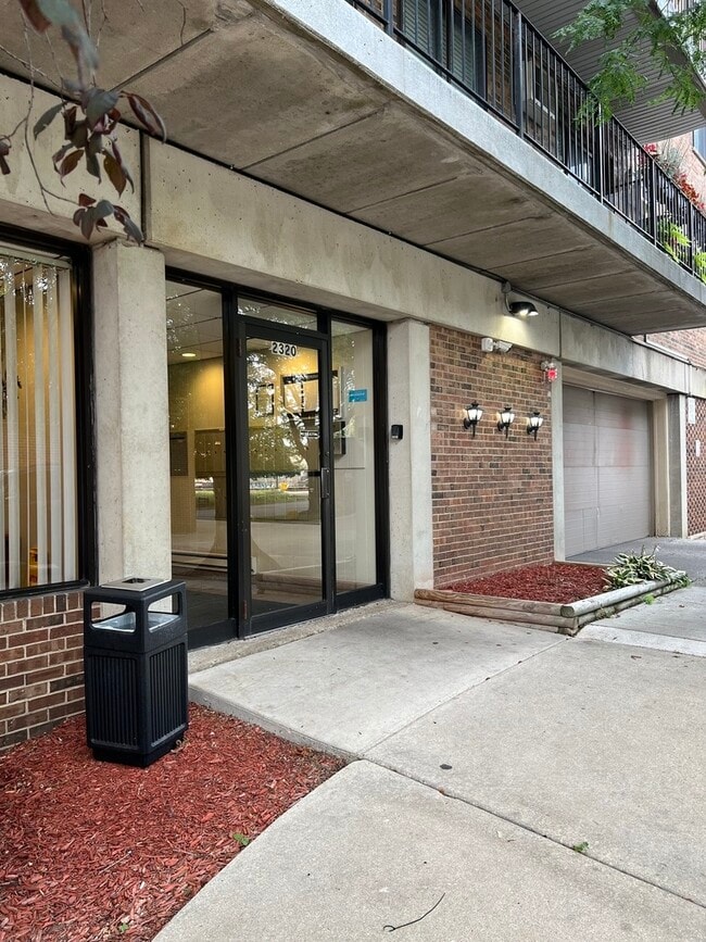 Building Photo - 2320 N Nordica Ave