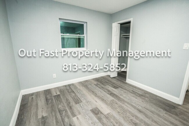 Building Photo - Bright Corner-Lot Home Near Bayshore and City Conveniences