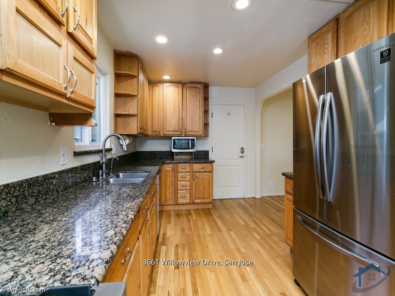 Building Photo - 3661 Willowview Dr