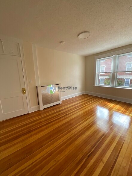 Building Photo - 6 Barrows St