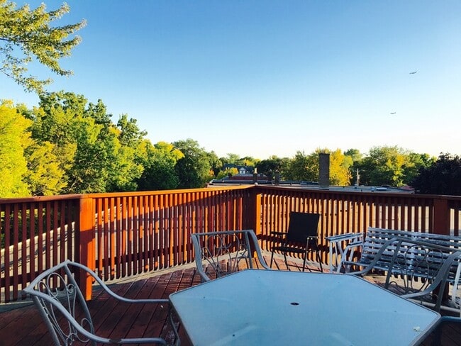 Building Photo - 3522 Harriet Ave