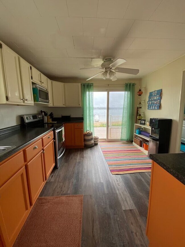 Building Photo - Charming 2BR Cottage on Lake in Niles