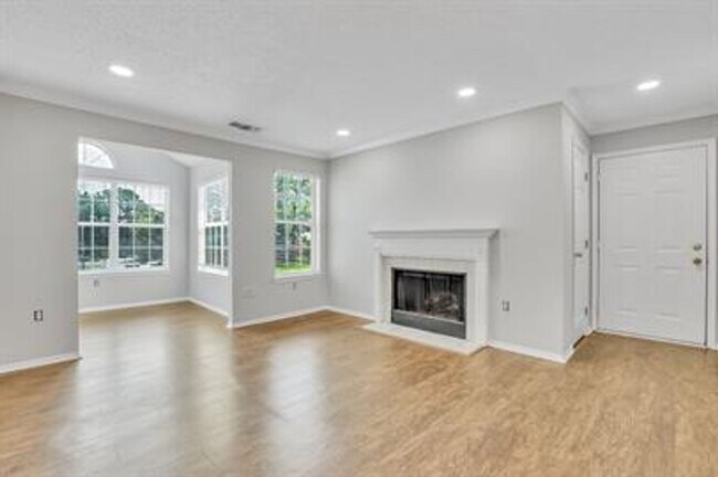 Building Photo - 12300 Apache Ave