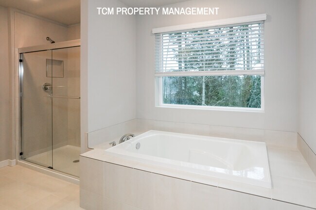 Building Photo - 18818-18813 13th Ave W