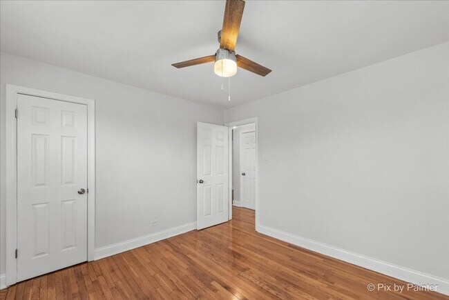 Building Photo - 2721 W Berwyn Ave