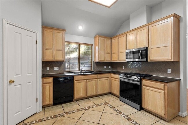 Building Photo - 10000 Brantley Bend