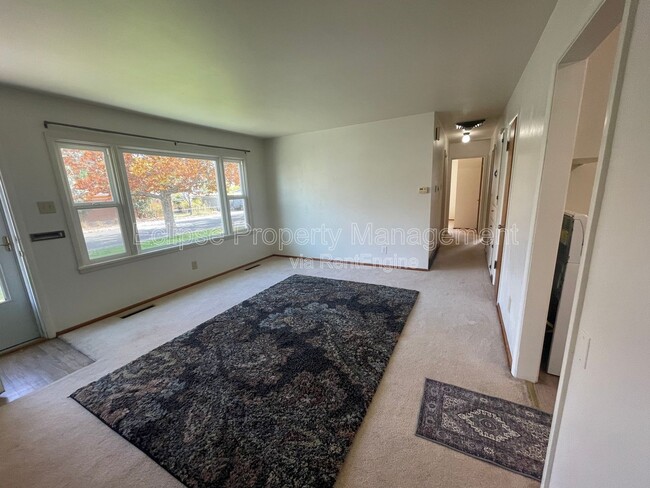 Building Photo - 447 19th St