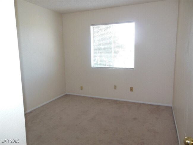 Building Photo - 2047 Angel Falls Dr