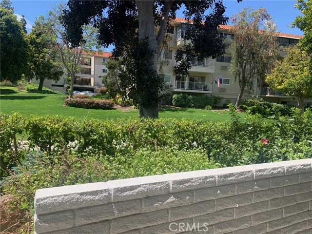 Building Photo - 2014 Via Mariposa W