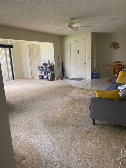 Primary Photo - 503 Shady Pine Way