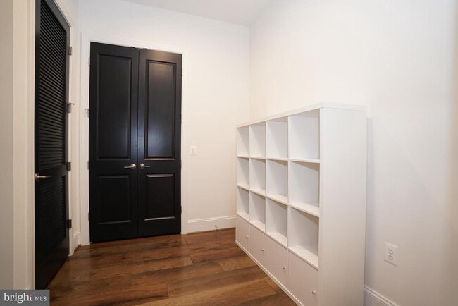 Building Photo - 44655 Provincetown Dr