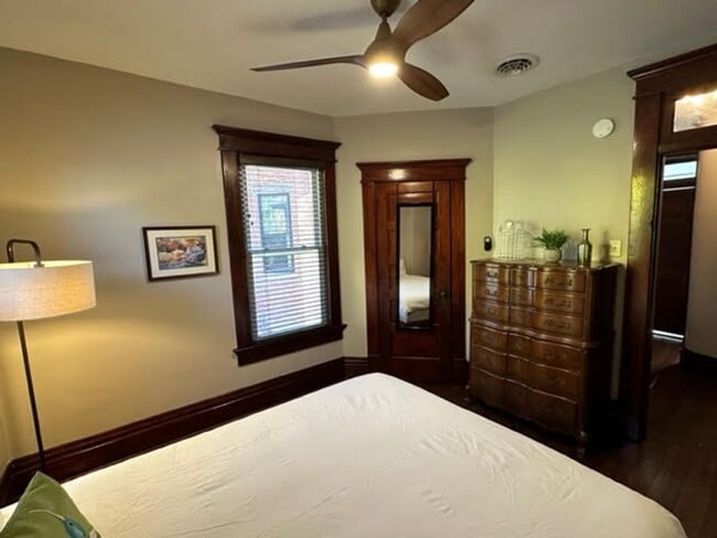 Building Photo - Victorian Village / Short North Single Family House!