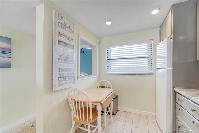 Building Photo - 10310 S Ocean Dr