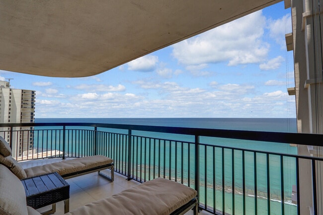 Building Photo - 5380 N Ocean Dr