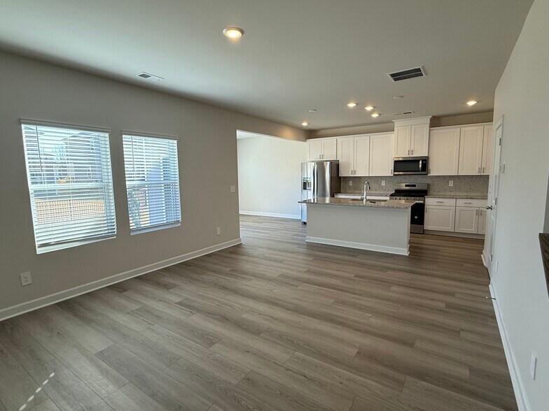 Building Photo - 160 Bird Dog Dr