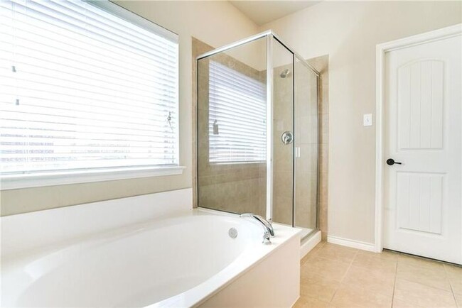 Building Photo - Frisco home ready for move in