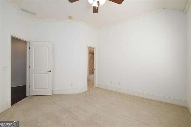 Building Photo - 1106 Devine Cir NE