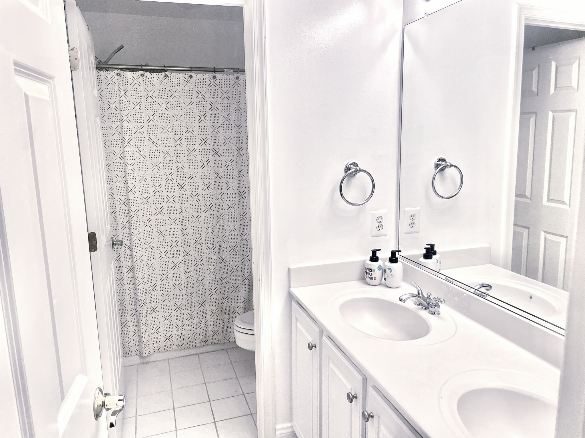 Bathroom - 10017 Blake Ln