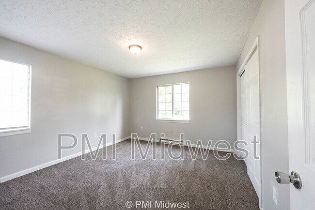 Building Photo - 6260 E 11th St