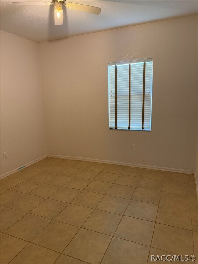 Building Photo - 8013 SW 134 Loop