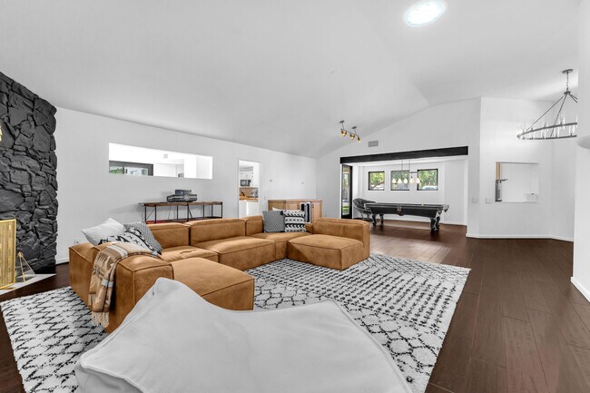 Building Photo - 45680 Vista Dorado Dr