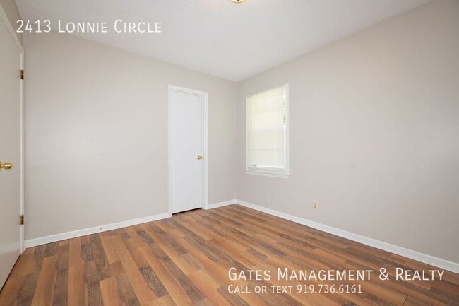Building Photo - 2413 Lonnie Cir S