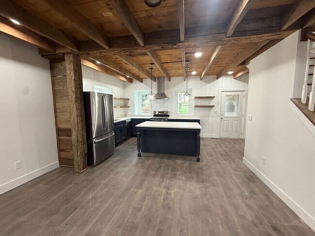 Building Photo - Amazing Brand New Renovated Farmhouse. Don't Miss.