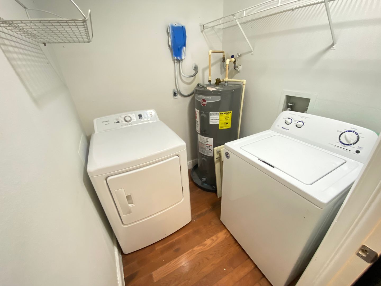 Building Photo - 2-Bed, 2-Bath Condo Near Celebration – Mov...