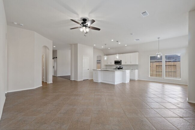 Building Photo - 2707 Oak Pass Ct