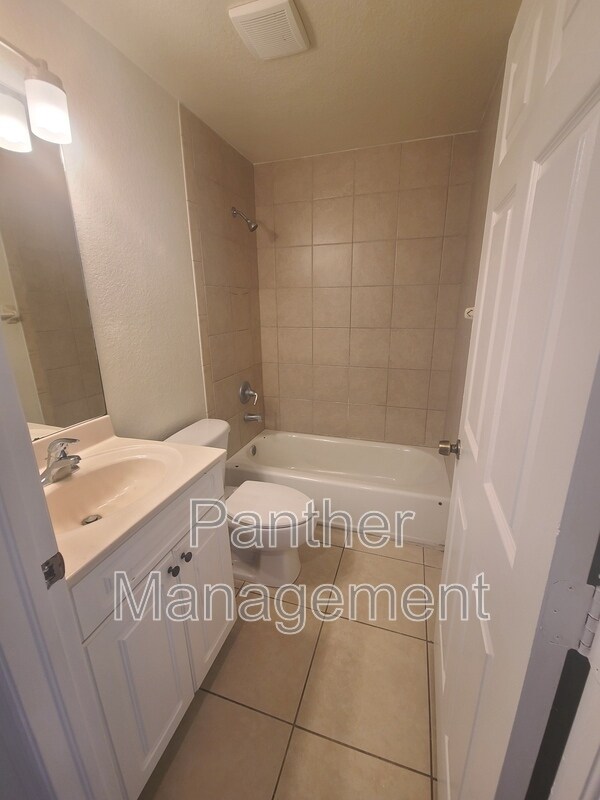 Building Photo - 4608 Douglas Ln