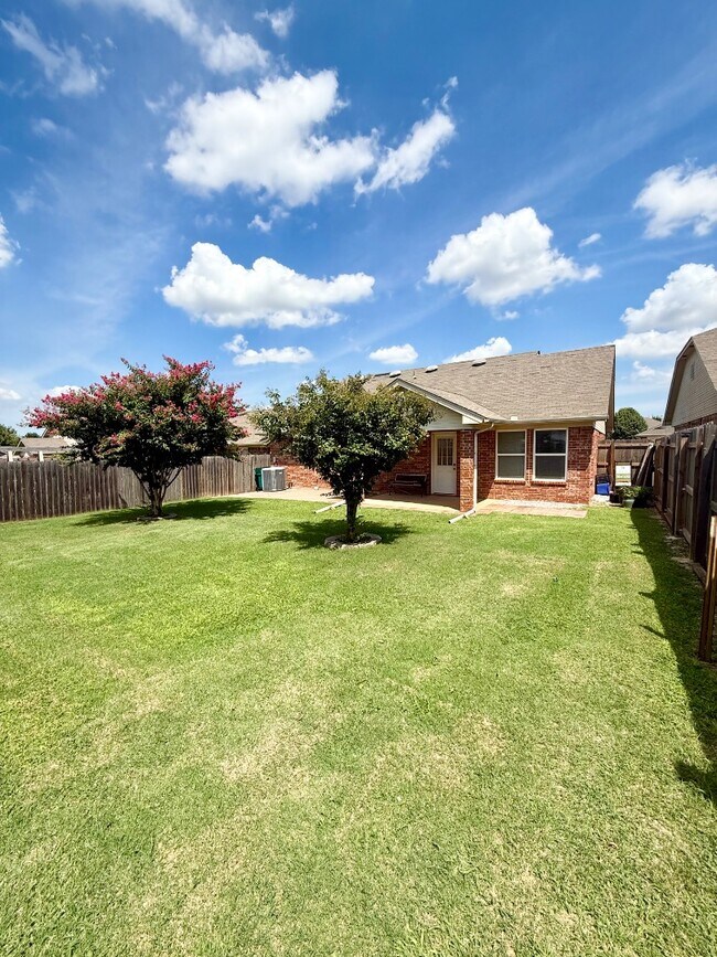 Building Photo - 2821 Fennel Rd