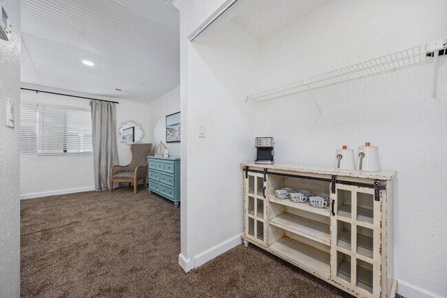 Building Photo - All Inclusive Seasonal Rental Available Oc...