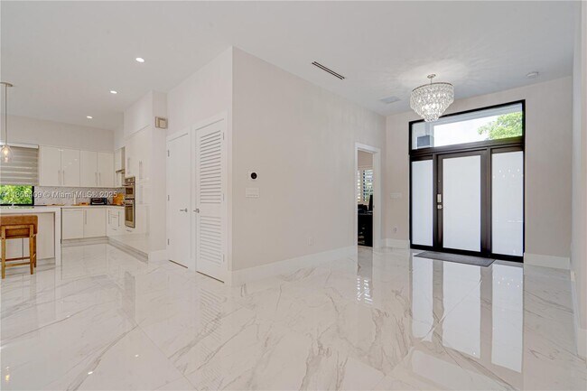 Building Photo - 2521 SW 105th Ave