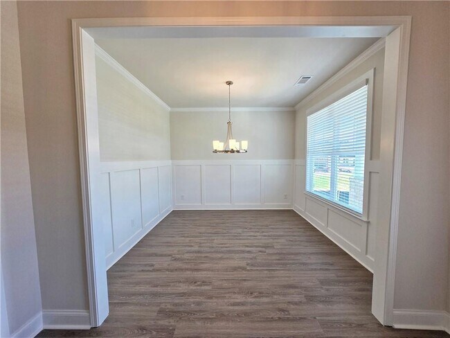 Building Photo - 7325 Yewtree Dr
