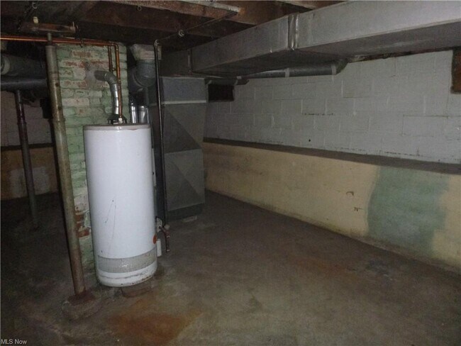 Building Photo - 812 E Buchtel Ave