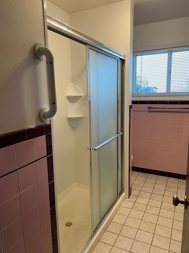 Building Photo - Charming 4-Bed, 1.5-Bath Home on the Outsk...