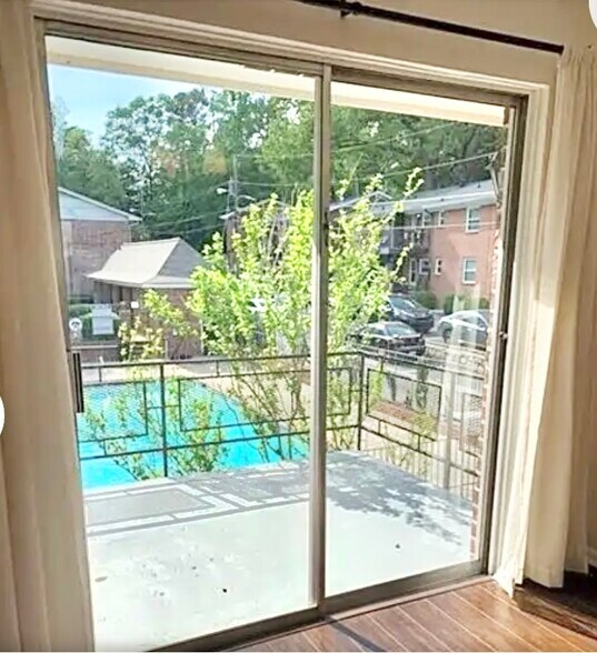 Building Photo - 4266 Roswell Rd NE