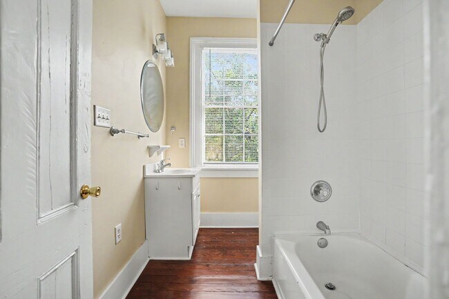 Building Photo - 2 Bedroom Charmer with Sundeck, Wood Floors, and High Ceilings