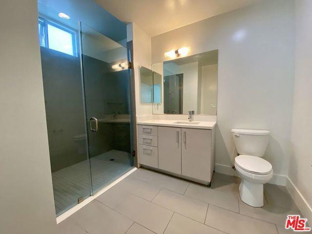 Building Photo - 1232 Kings Rd
