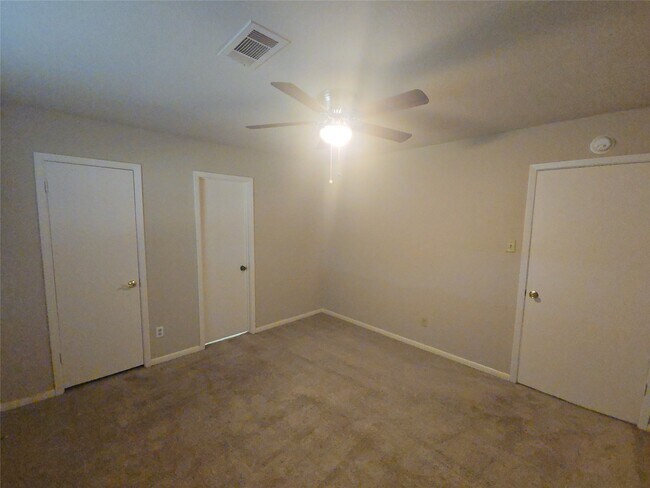 Building Photo - 618 Overbluff St