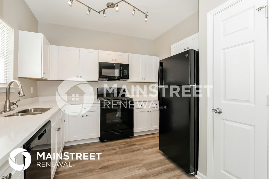 Building Photo - 4830 Tangerine Cir