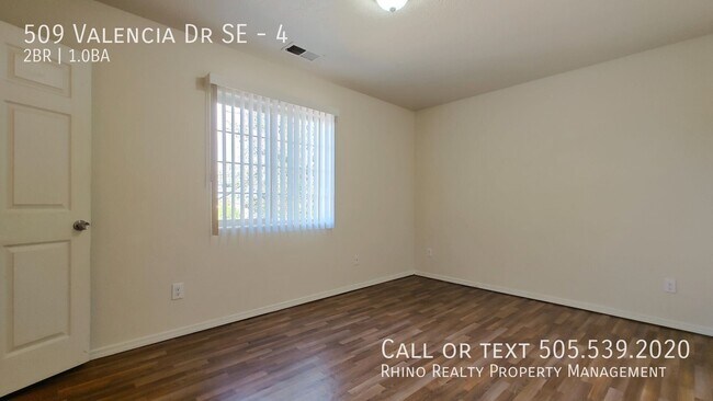 Building Photo - 509 Valencia Dr SE