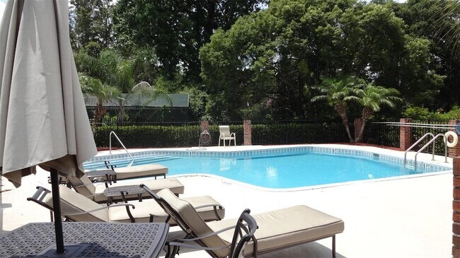 Building Photo - 1144 Delaney Ave