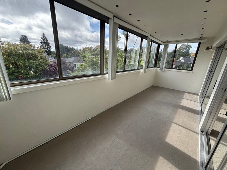 Enclosed balcony (lot's of natural sun light) - 230 W 5th Ave