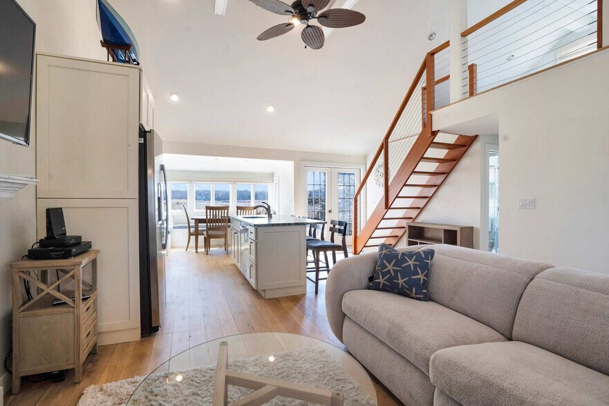 Building Photo - 125 Creek Rd