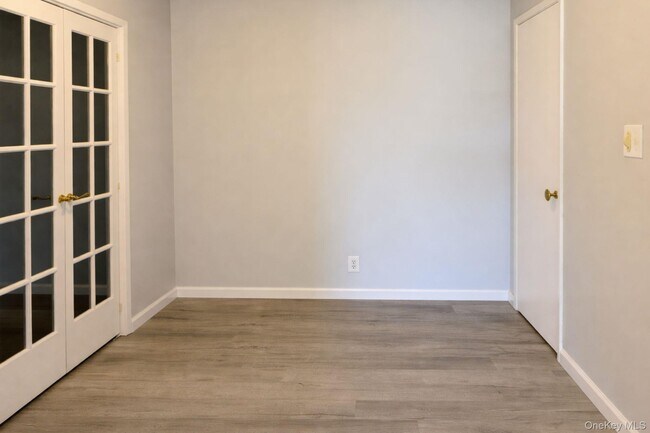 Building Photo - 209-33 26th Ave