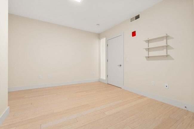 Building Photo - 121 Portland St