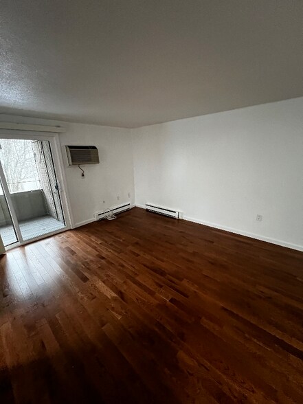 Building Photo - 142 Burgundy Hill Ln