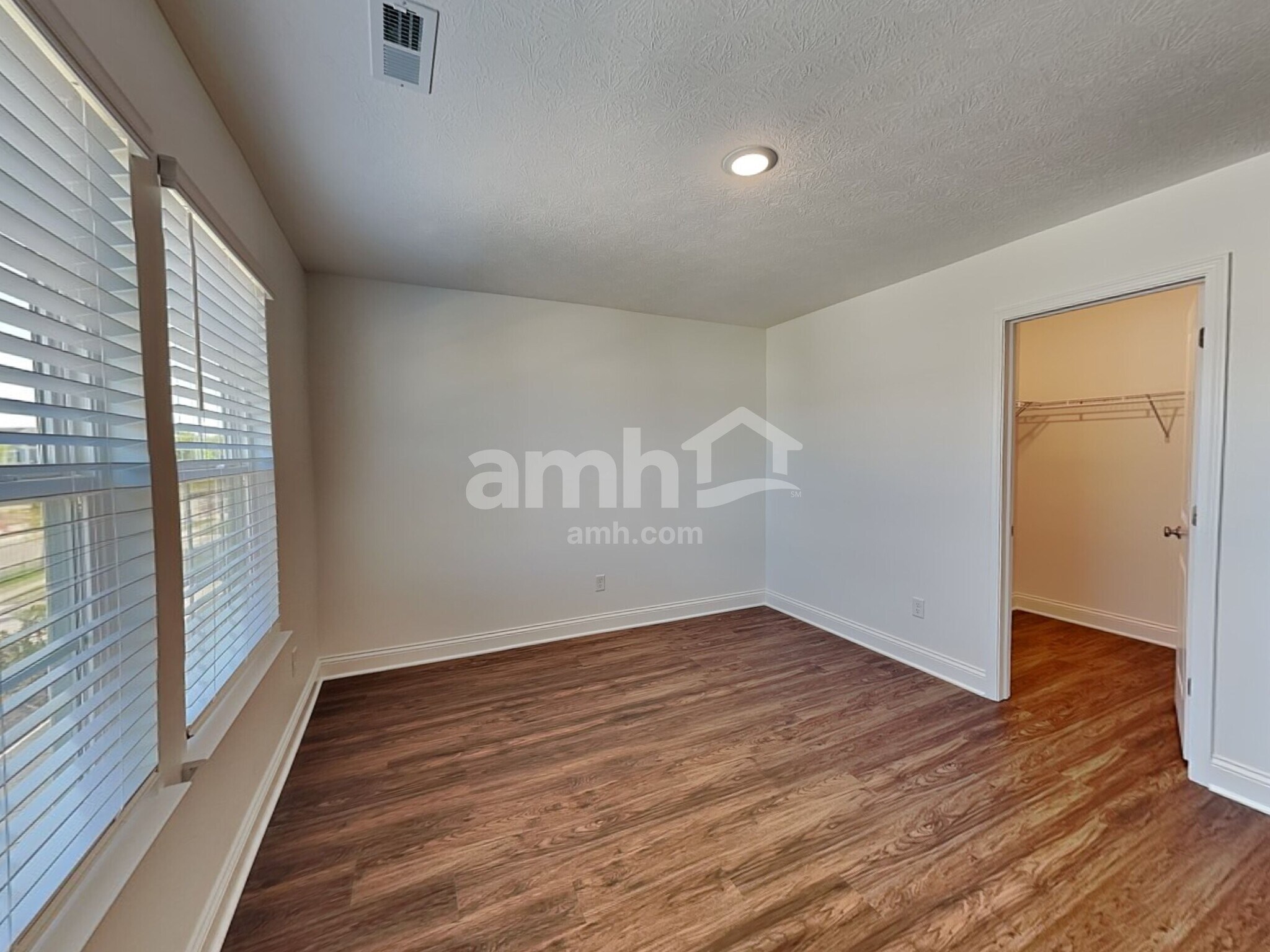 Building Photo - 8434 Northpoint Dr